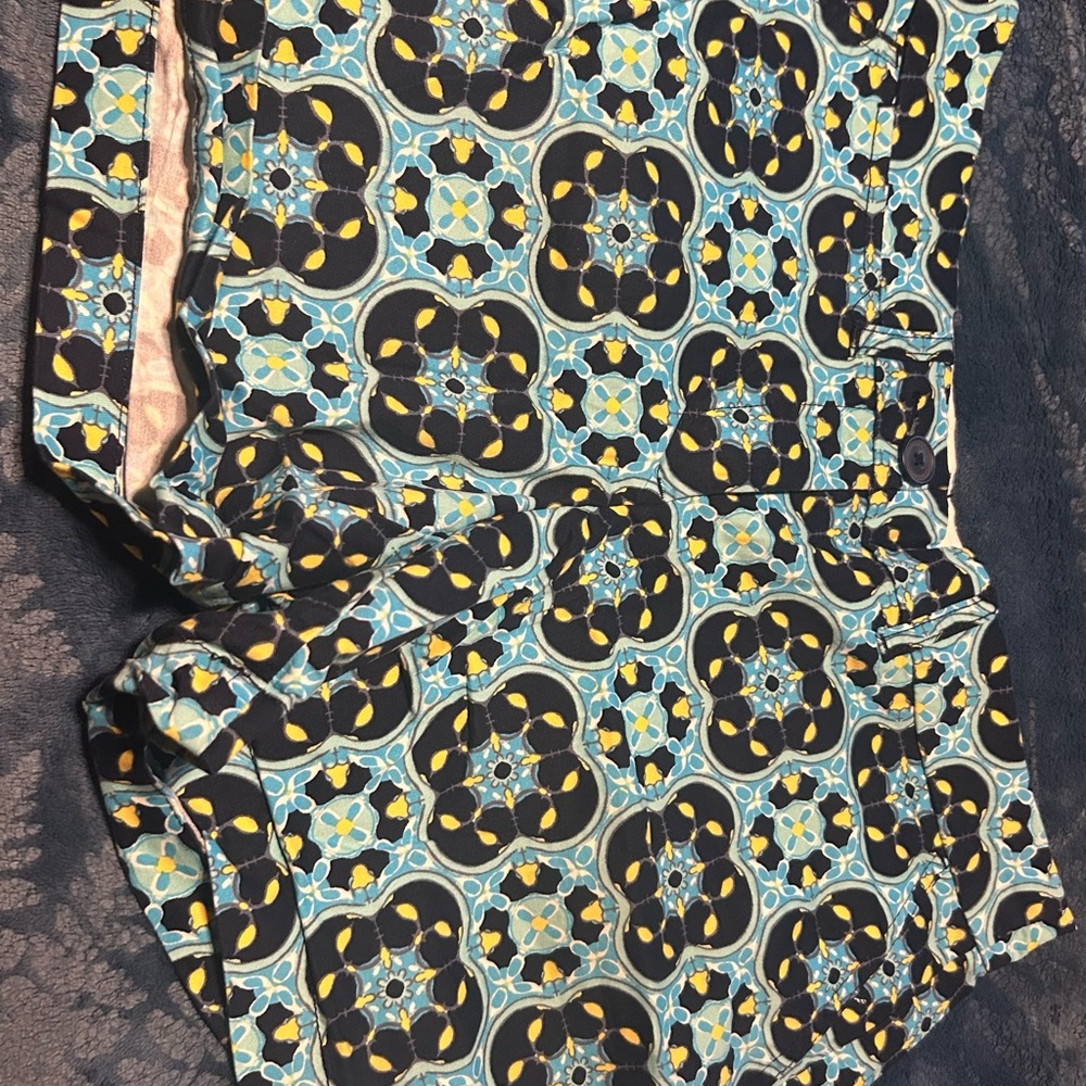 Stylish Geometric Patterned Women's Shorts